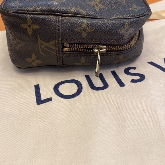 👜 Louis Vuitton Authentic French Trousse Toilette 28 🎉 Host Pick 7/22 🎉 - Picture 2 of 7